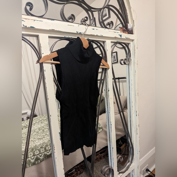 Forever 21 Turtleneck Tank - Picture 1 of 3